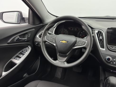 Used 2025 Chevrolet Malibu LT image 23