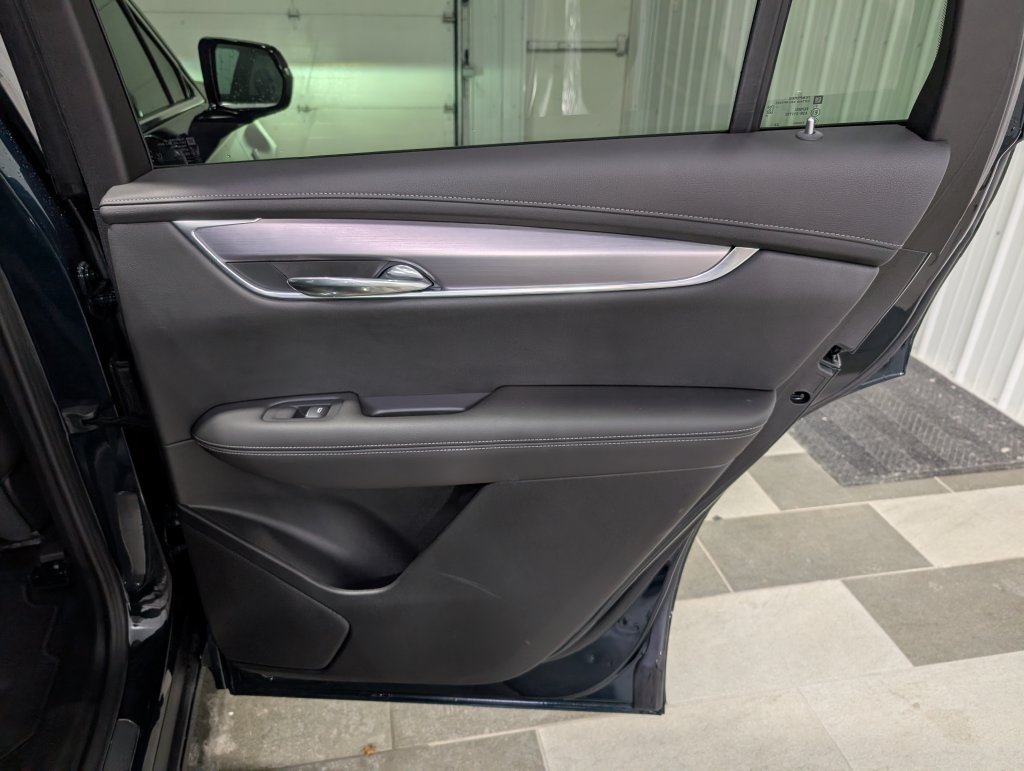 Used 2024 Cadillac XT6 Luxury w/ LPO, Floor Liner Package AWD/4WD image 27