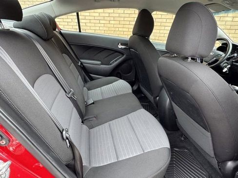 Used 2018 Kia Forte S image 12