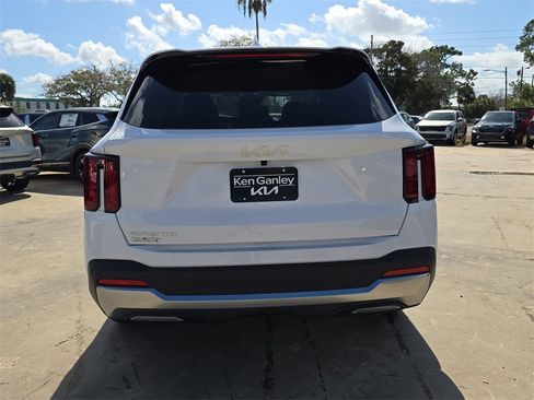 New 2026 Kia Sorento EX image 7
