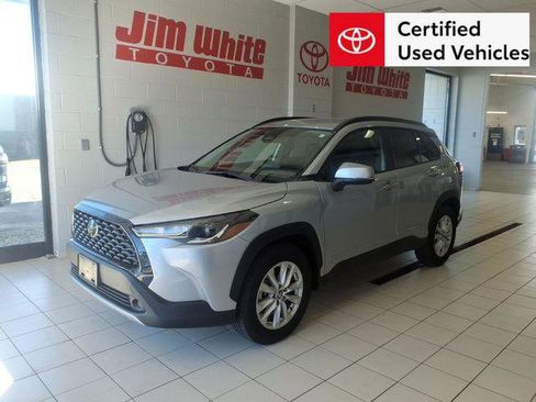 Certified 2024 Toyota Corolla Cross LE AWD/4WD image 1