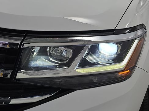 Used 2022 Volkswagen Atlas SE image 32