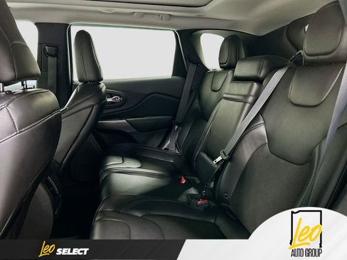 Used 2019 Jeep Cherokee Latitude Plus w/ Comfort/Convenience Group image 24