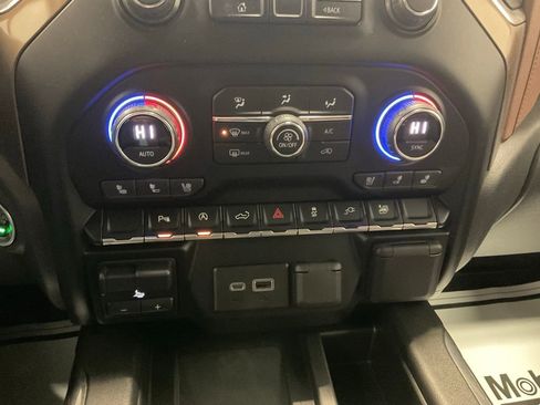 Used 2021 Chevrolet Silverado 1500 High Country image 20