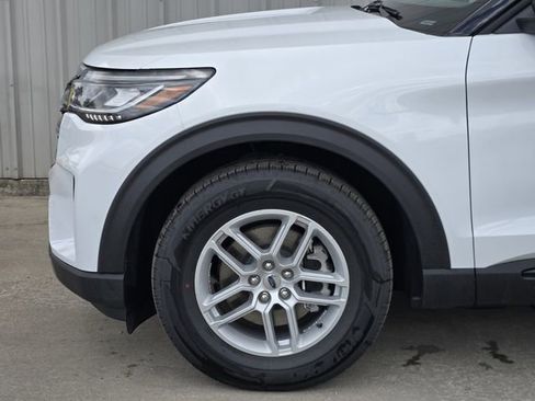 New 2026 Ford Explorer Active RWD image 8