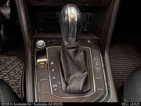 Used 2019 Volkswagen Tiguan SE FWD image 17