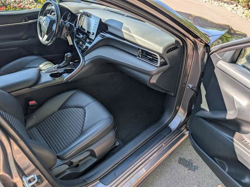 Used 2023 Toyota Camry SE image 11