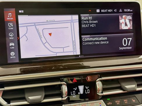 Used 2025 BMW X4 xDrive30i AWD/4WD image 15