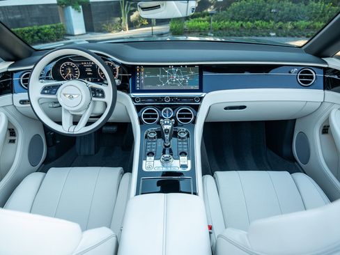 Used 2024 Bentley Continental GT V8 image 4