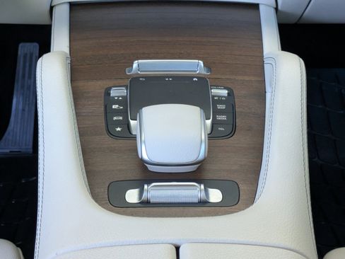 Used 2022 Mercedes-Benz GLS 450 4MATIC image 20