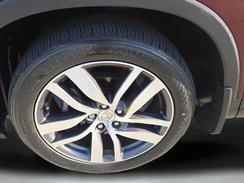 Used 2016 Honda Pilot Touring image 40