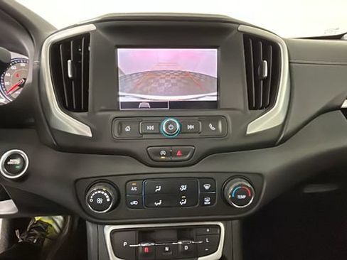 Used 2023 GMC Terrain SLE FWD image 24