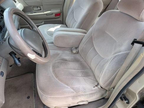 Used 1999 Ford Crown Victoria RWD image 16