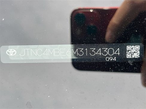 Used 2021 Toyota Corolla XSE image 31