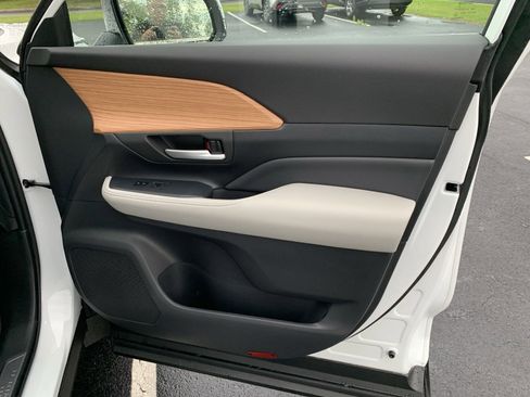 New 2024 Toyota Grand Highlander Limited image 41