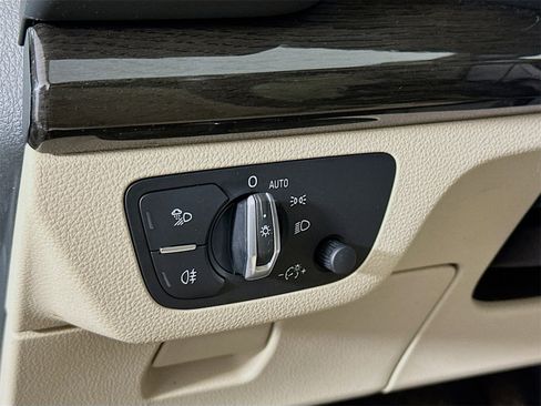 Used 2020 Audi Q5 e Premium Plus w/ Premium Plus Package image 10