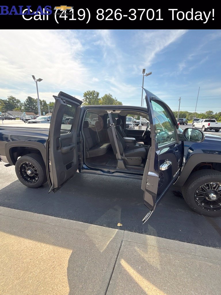 Used 2011 Chevrolet Silverado 1500 LT AWD/4WD image 10