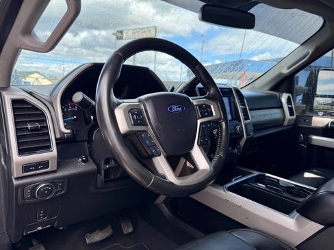 Used 2021 Ford F350 Lariat image 2
