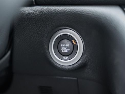 New 2025 Chrysler Pacifica Select image 24