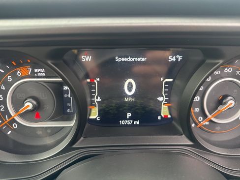 Certified 2024 Jeep Wrangler Sahara w/ Technology Group image 21