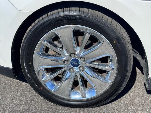 Used 2010 Ford Taurus Limited image 47