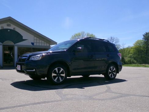 Used 2018 Subaru Forester 2.5i Premium AWD/4WD image 9