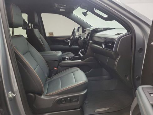 Used 2025 GMC Yukon XL AT4 w/ AT4 Premium Plus Package image 27