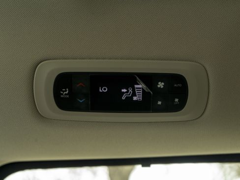 Used 2019 Chrysler Pacifica Touring-L Plus w/ Advanced Safetytec Group image 44