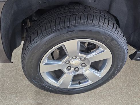 Used 2018 Chevrolet Suburban LT image 58