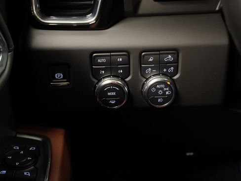 Certified 2025 GMC Sierra 1500 Denali Ultimate AWD/4WD image 28