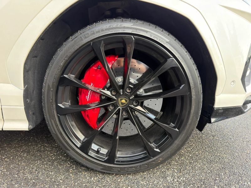 Used 2022 Lamborghini Urus AWD/4WD image 16