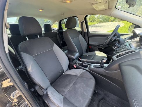 Used 2013 Ford Focus SE FWD image 4