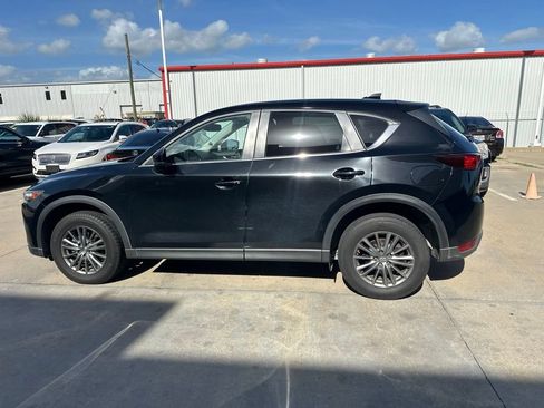 Used 2017 MAZDA CX-5 Touring w/ Preferred Equipment Package FWD image 8
