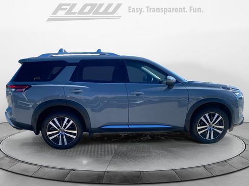 Used 2024 Nissan Pathfinder Platinum AWD/4WD image 10