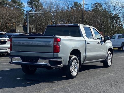 Used 2025 Chevrolet Silverado 1500 LT image 3