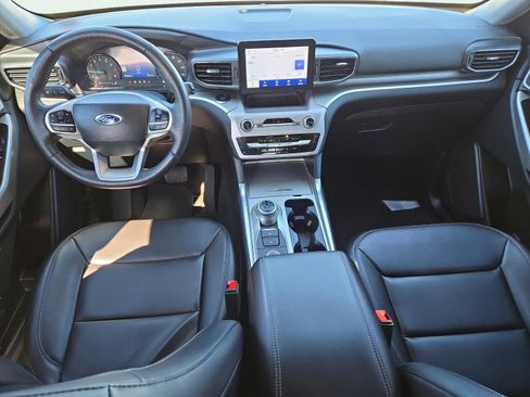 Used 2022 Ford Explorer XLT w/ Equipment Group 202A image 21