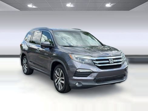 Used 2017 Honda Pilot Touring image 7