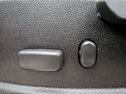 Used 2021 Chevrolet Colorado ZR2 image 25