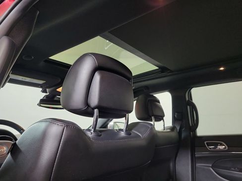 Used 2020 Jeep Grand Cherokee Limited w/ Luxury Group II RWD image 24