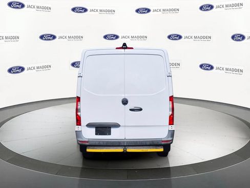 Used 2019 Mercedes-Benz Sprinter 144 image 4
