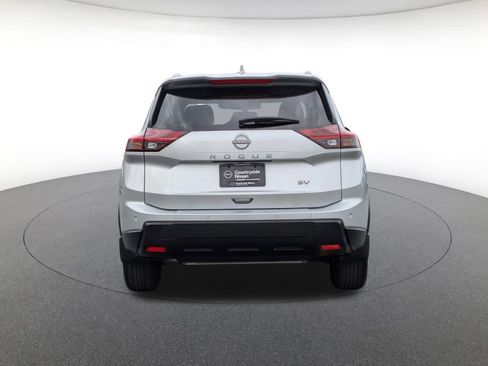 Used 2024 Nissan Rogue SV w/ SV Premium Package FWD image 6