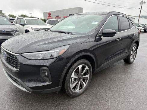 Used 2025 Ford Escape Platinum AWD/4WD image 3
