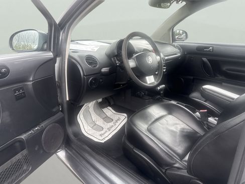 Used 2006 Volkswagen Beetle Coupe w/ Package 1 FWD image 13