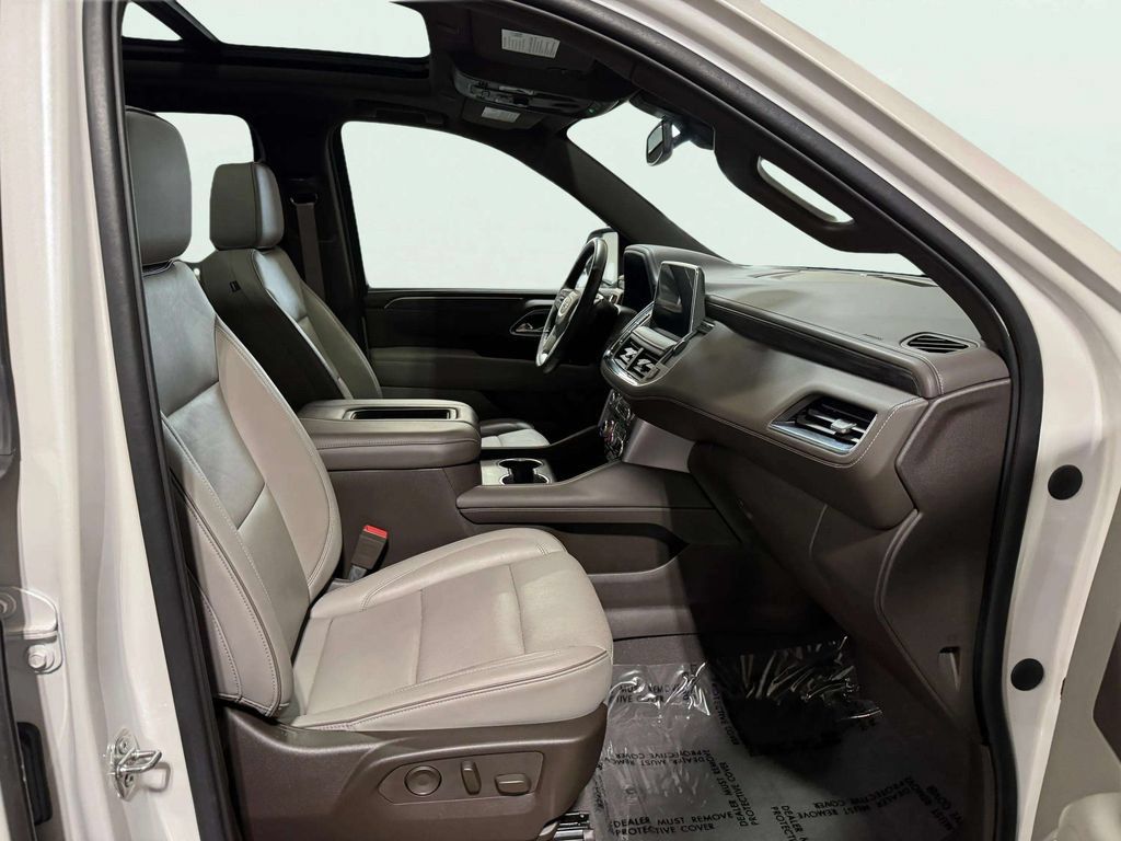 Used 2021 GMC Yukon SLT w/ SLT Luxury Package AWD/4WD image 28