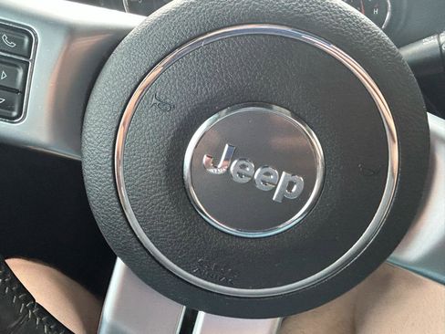 Used 2016 Jeep Wrangler Unlimited Rubicon AWD/4WD image 20