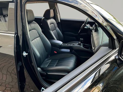 Used 2025 Honda HR-V EX-L image 27