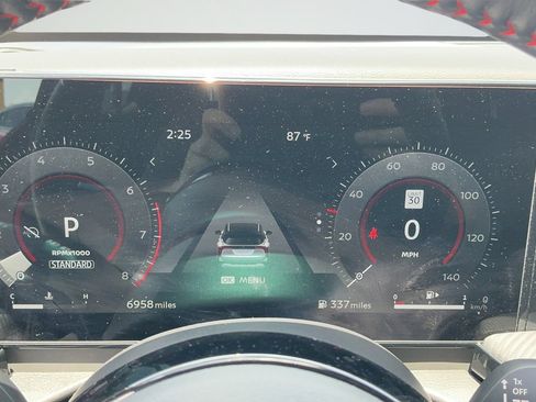 Certified 2025 Nissan Kicks SR FWD image 22