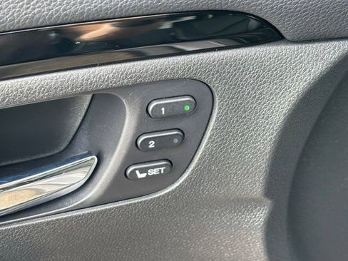 Used 2019 Honda Pilot Touring image 11