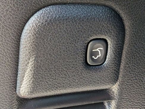 Certified 2022 Jeep Grand Cherokee Laredo X image 32