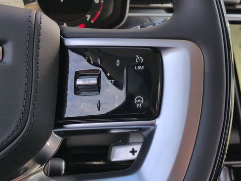 New 2025 Land Rover Range Rover SE image 15